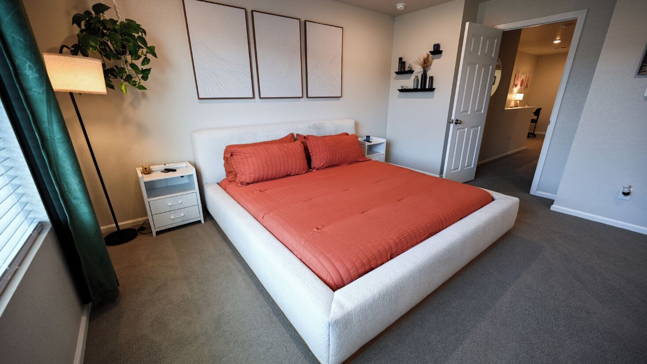 Photo of Bedroom in Aurora