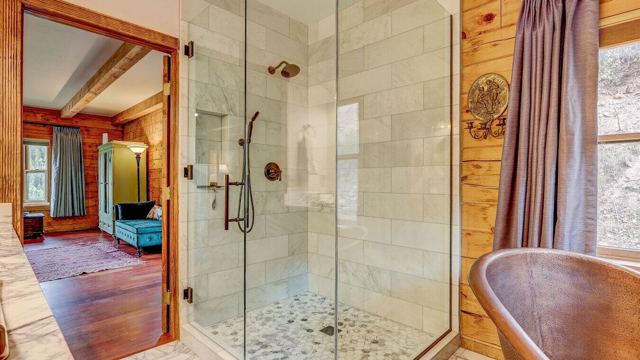 Photo of Bathroom in Basalt