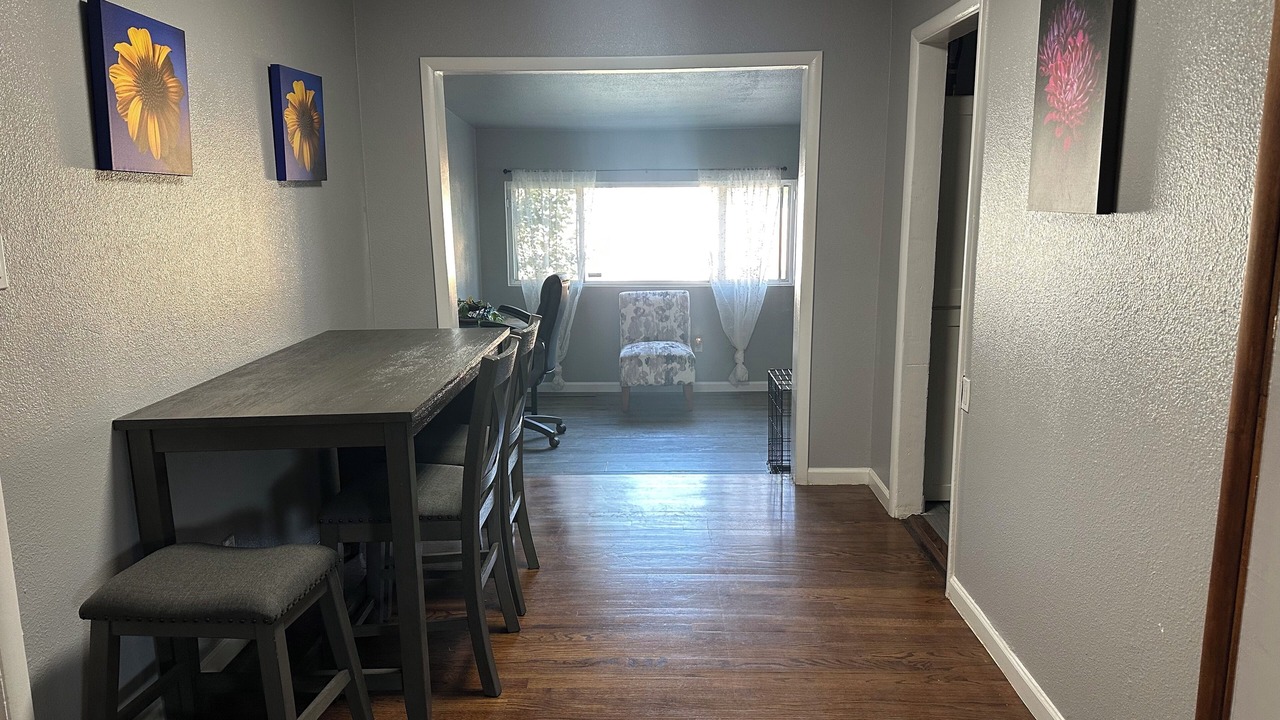 Photo of Bedroom in Mar Lee