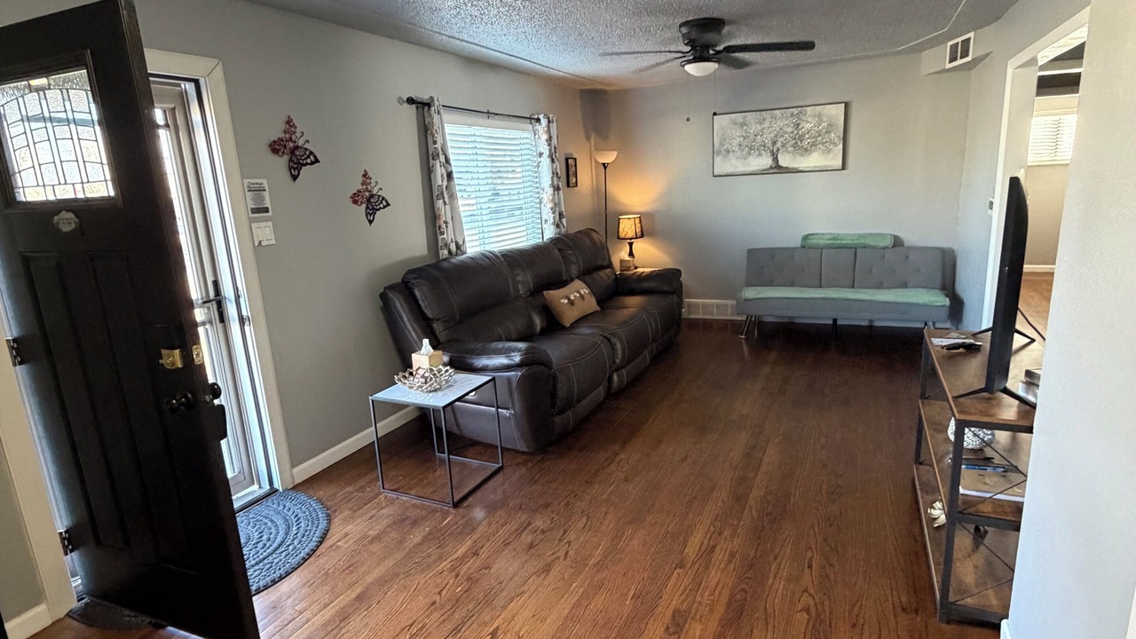 Photo of Bedroom in Mar Lee