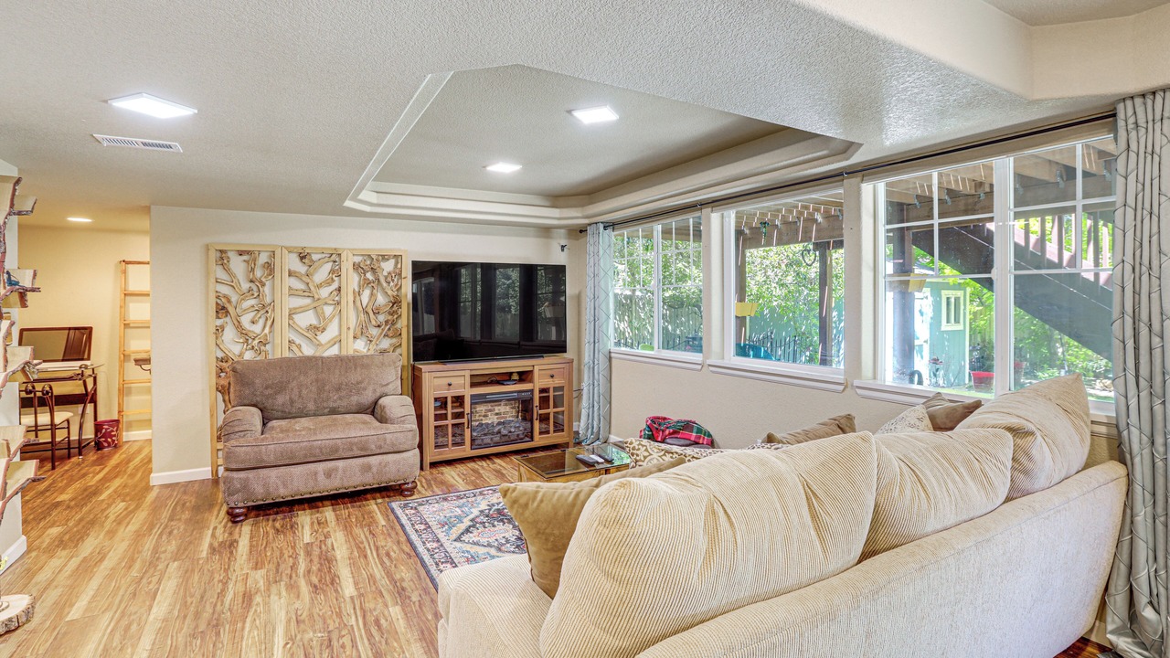 Photo of Livingroom in Aurora