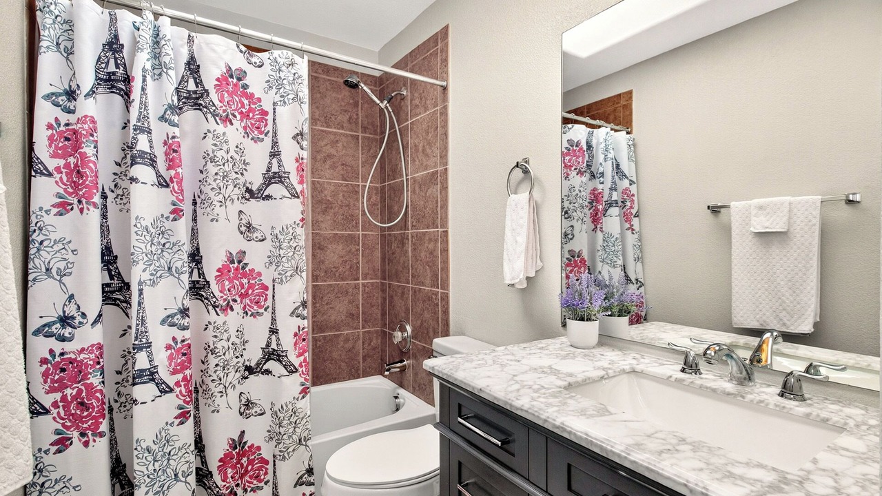 Photo of Bathroom in Stetson Hills