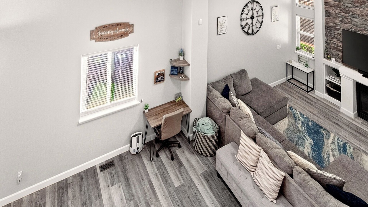 Photo of Livingroom in Stetson Hills