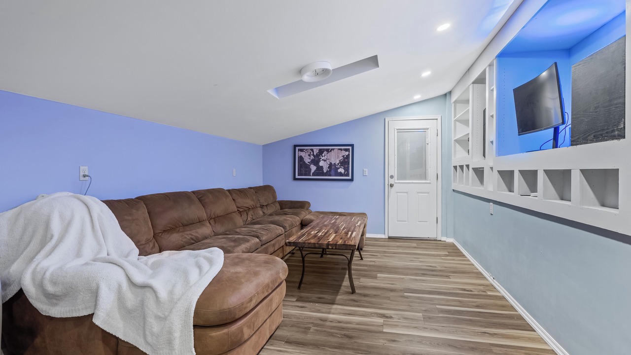 Photo of Livingroom in Englewood