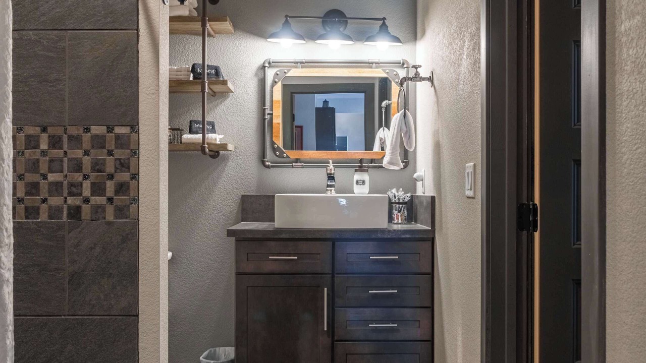 Photo of Bathroom in Silver Cliff