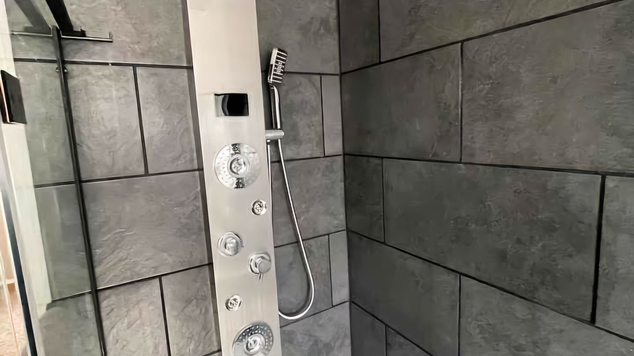 Photo of Bathroom in Larkspur