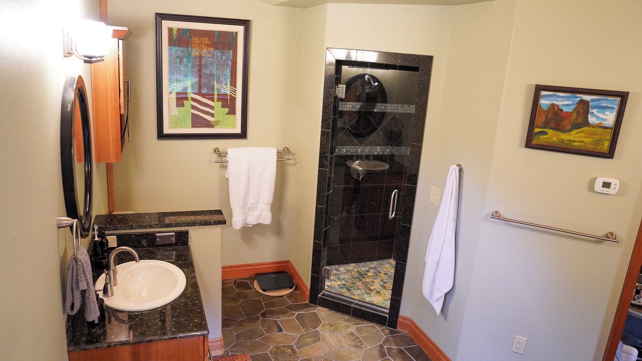 Photo of Bathroom in Ohio City