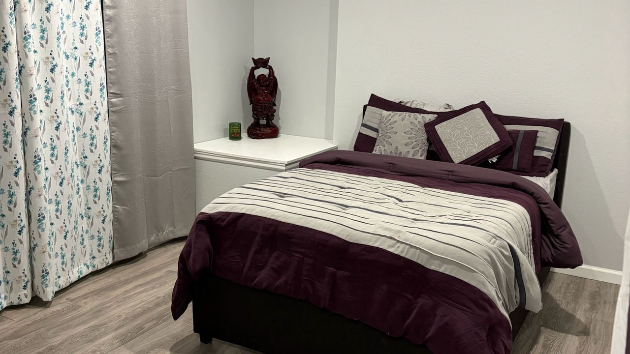 Photo of Bedroom in Castle Pines North