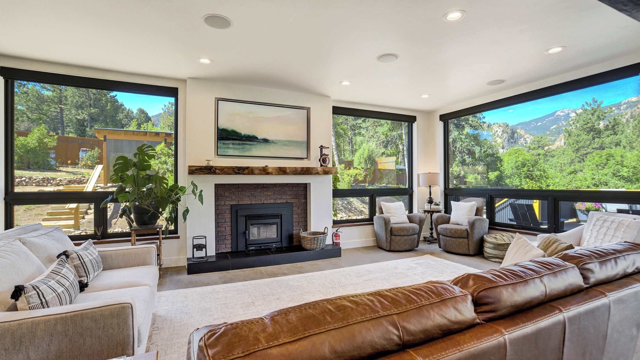 Photo of Livingroom in Broadmoor