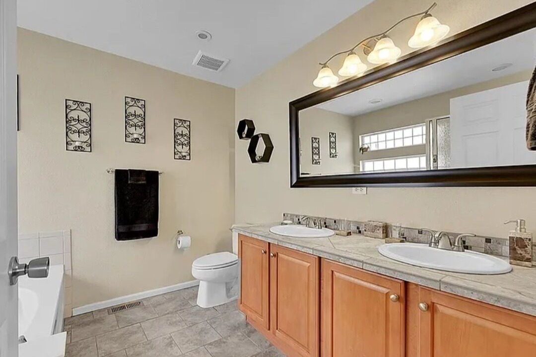 Photo of Bathroom in Green Valley Ranch