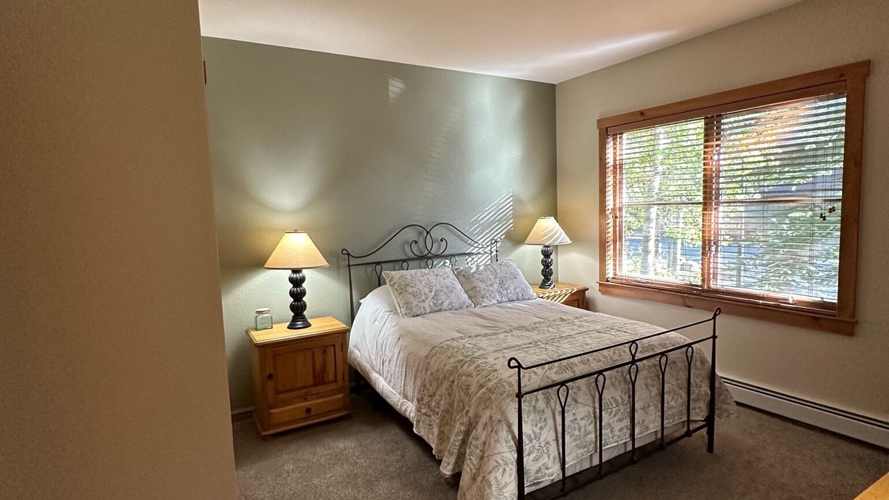 Photo of Bedroom in Lakeside Village