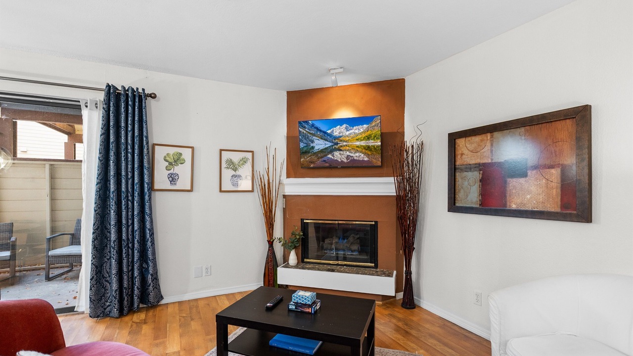 Photo of Livingroom in Englewood
