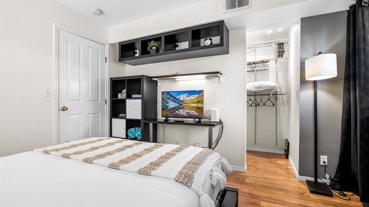 Photo of Bedroom in Englewood