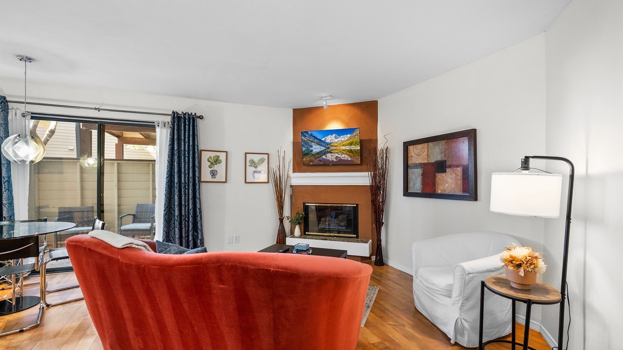 Photo of Livingroom in Englewood