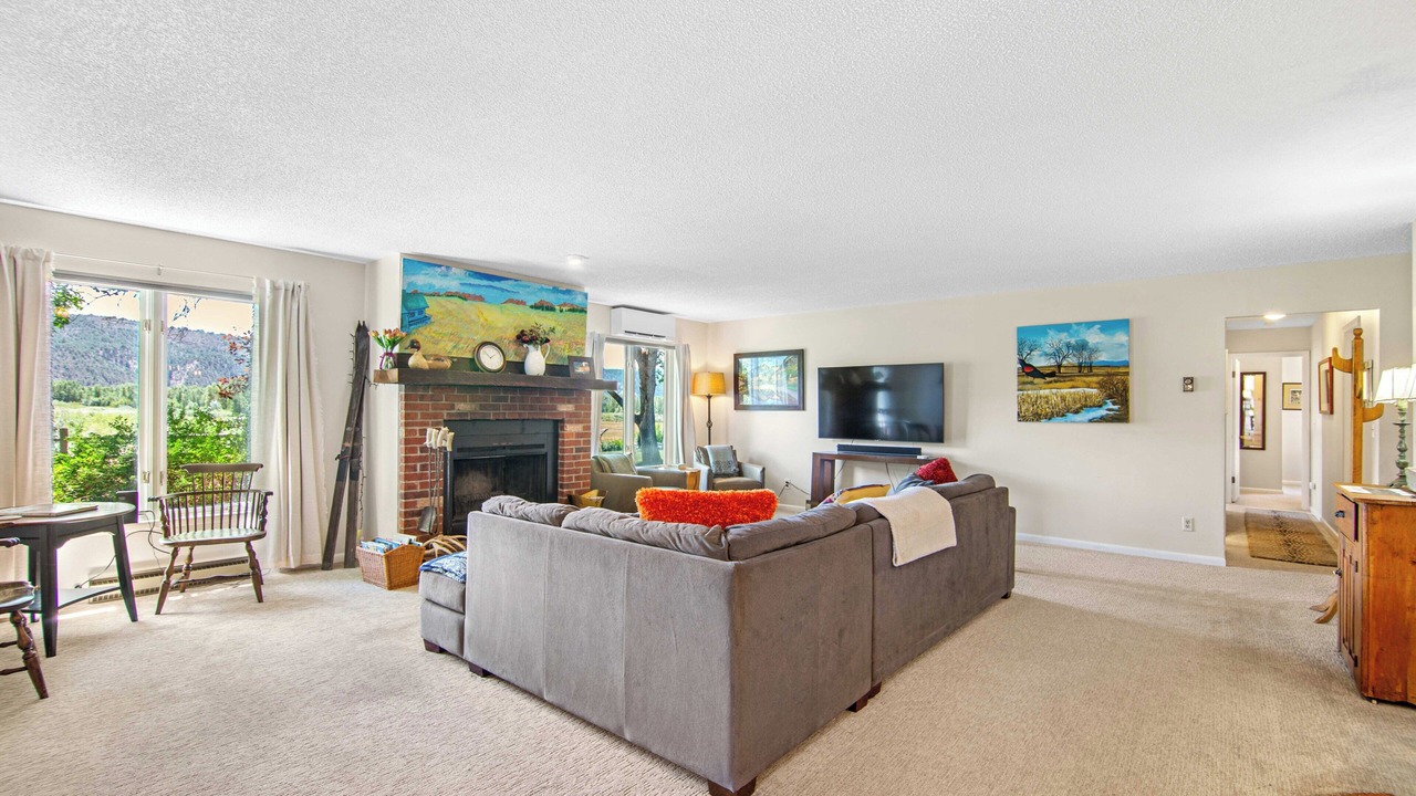 Photo of Livingroom in Carbondale