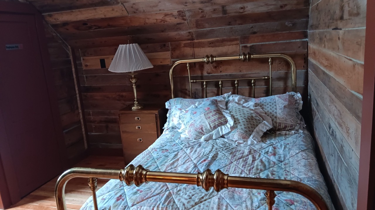 Photo of Bedroom in Skowhegan