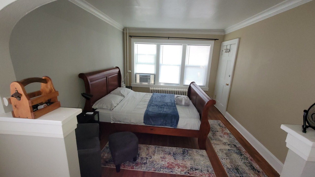 Photo of Bedroom in Midway