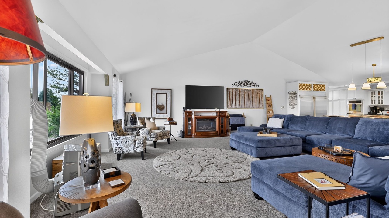 Photo of Livingroom in Northwest Colorado Springs