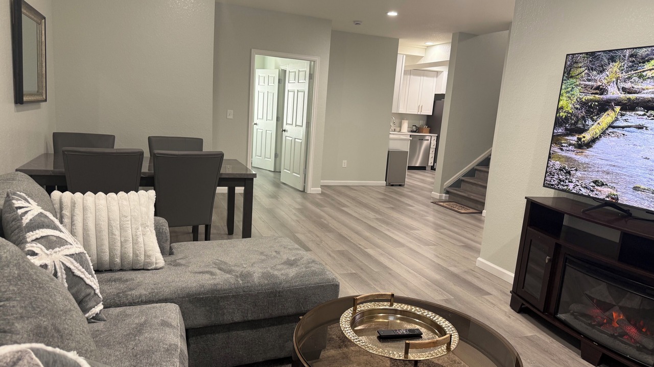Photo of Livingroom in Gateway