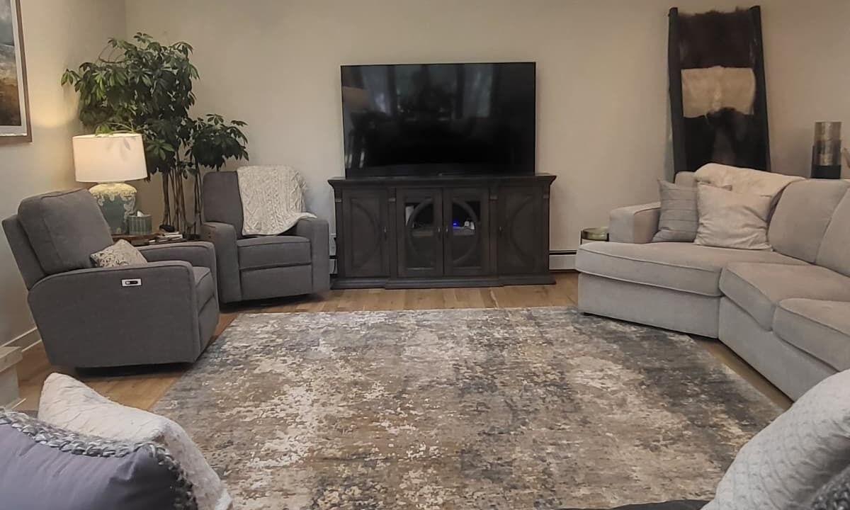 Photo of Bedroom in Hiwan Estates And Fairway