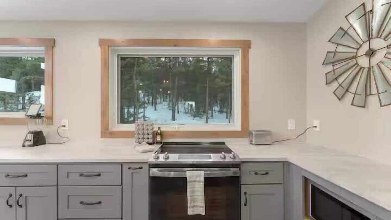 Photo of Others in Pine