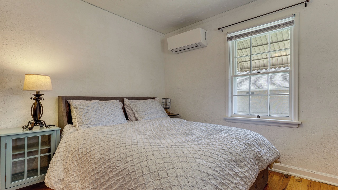 Photo of Bedroom in Northside