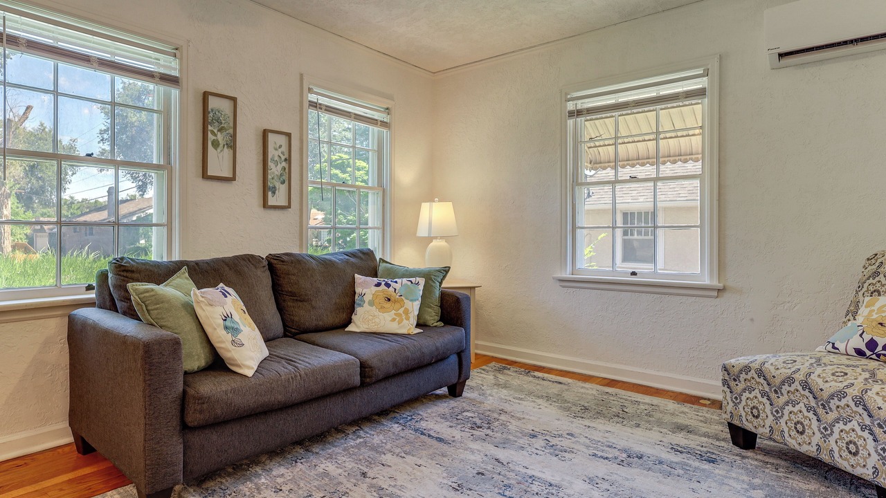 Photo of Livingroom in Northside