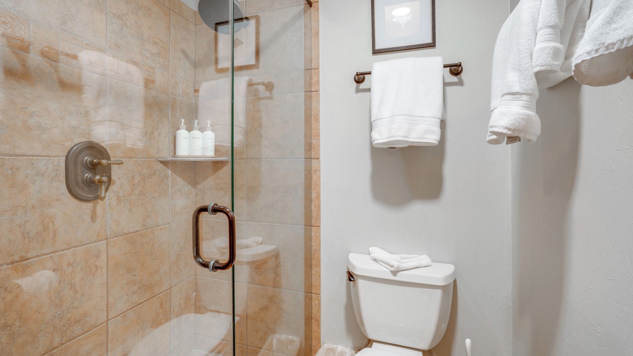 Photo of Bathroom in Lakeside Village