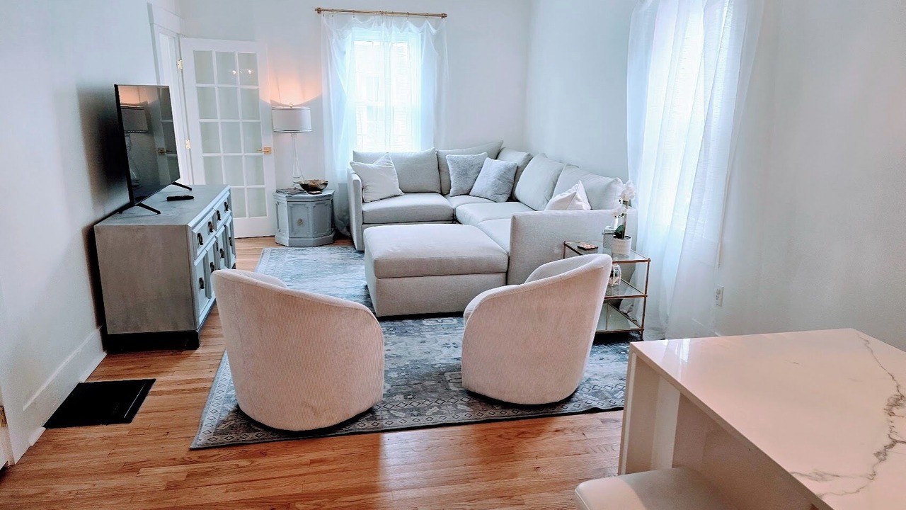 Photo of Livingroom in Top of the Hill