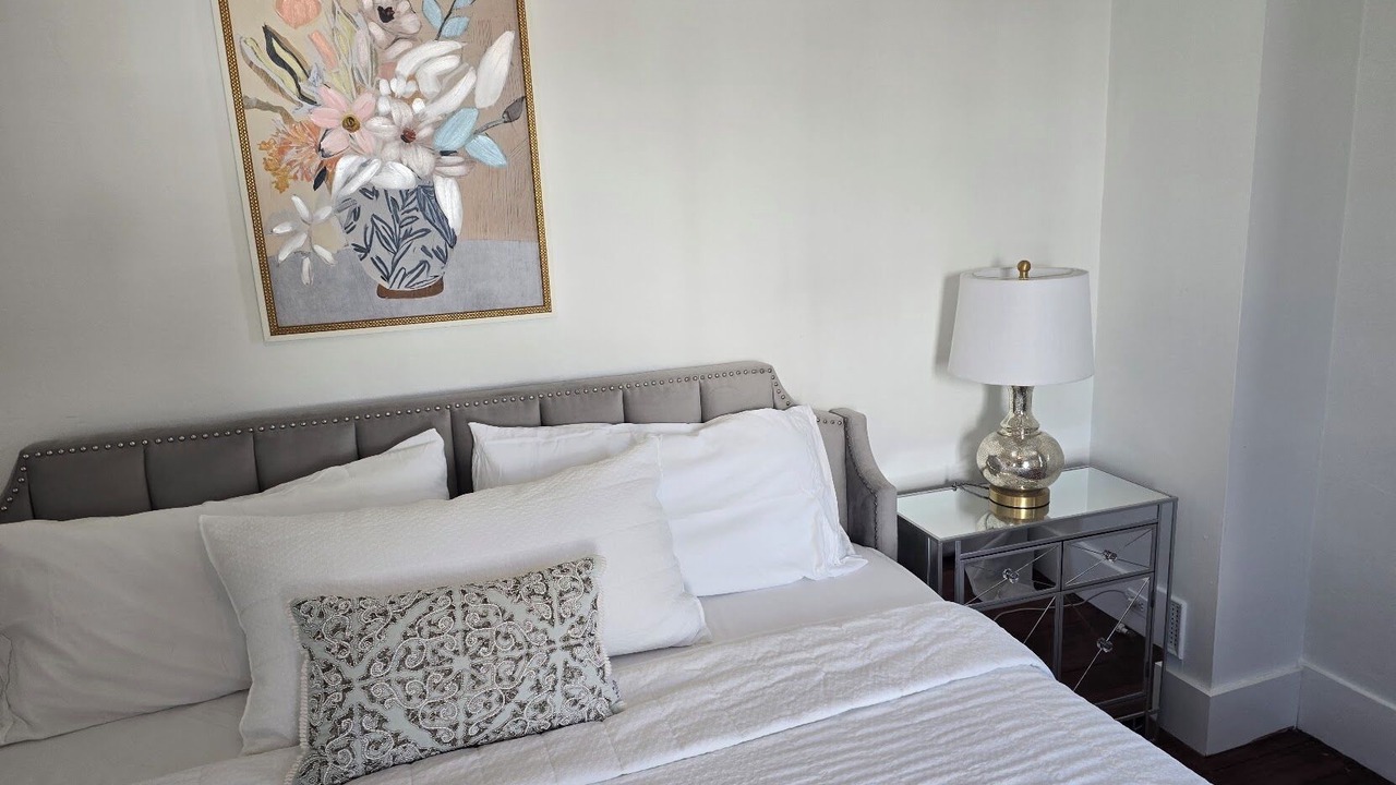 Photo of Bedroom in Top of the Hill