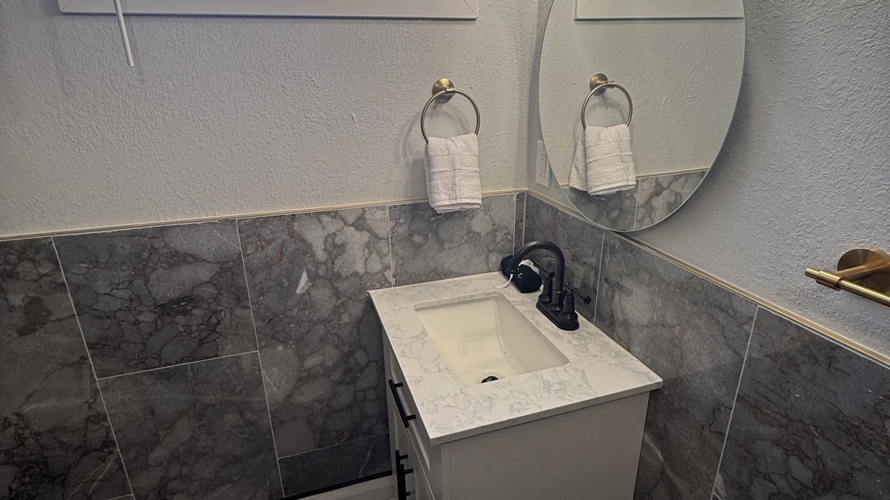 Photo of Bathroom in Hale