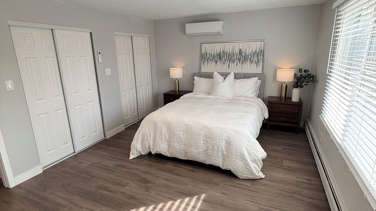 Photo of Bedroom in Hale