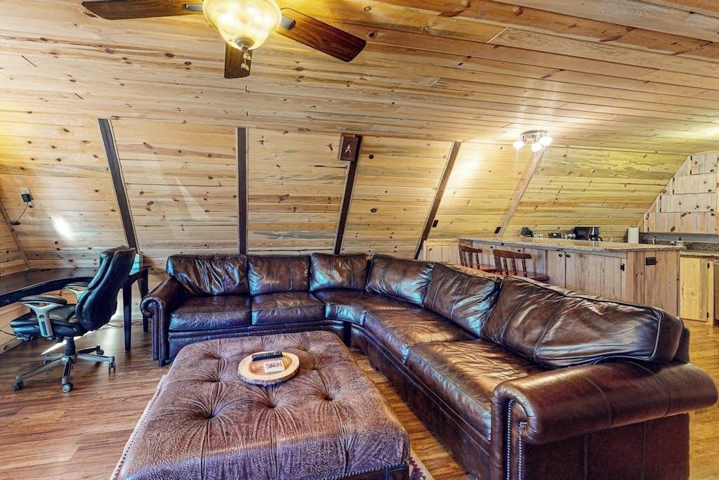 Photo of Livingroom in Ponderosa Pines