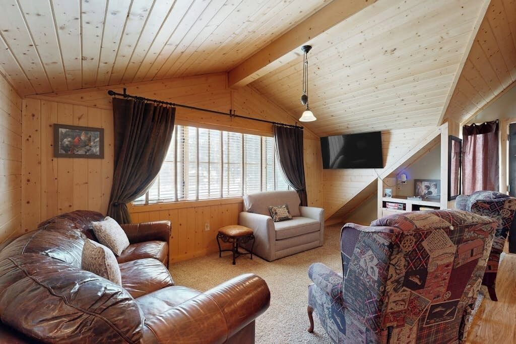 Photo of Livingroom in South Fork