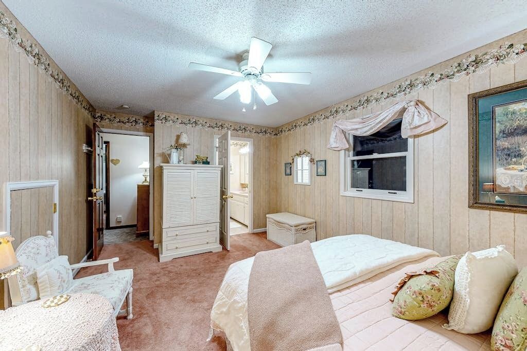 Photo of Bedroom in South Fork