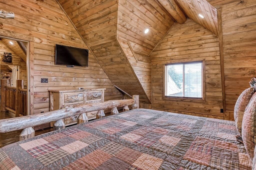 Photo of Bedroom in South Fork