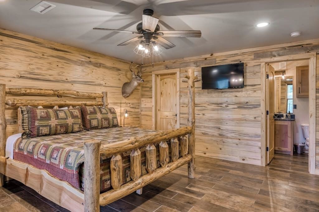 Photo of Bedroom in South Fork