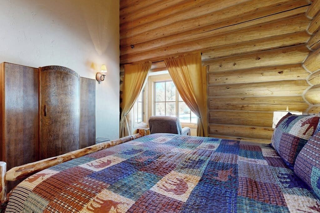 Photo of Bedroom in South Fork