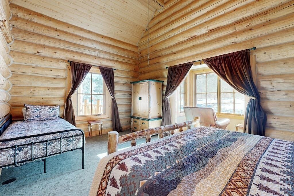 Photo of Bedroom in South Fork