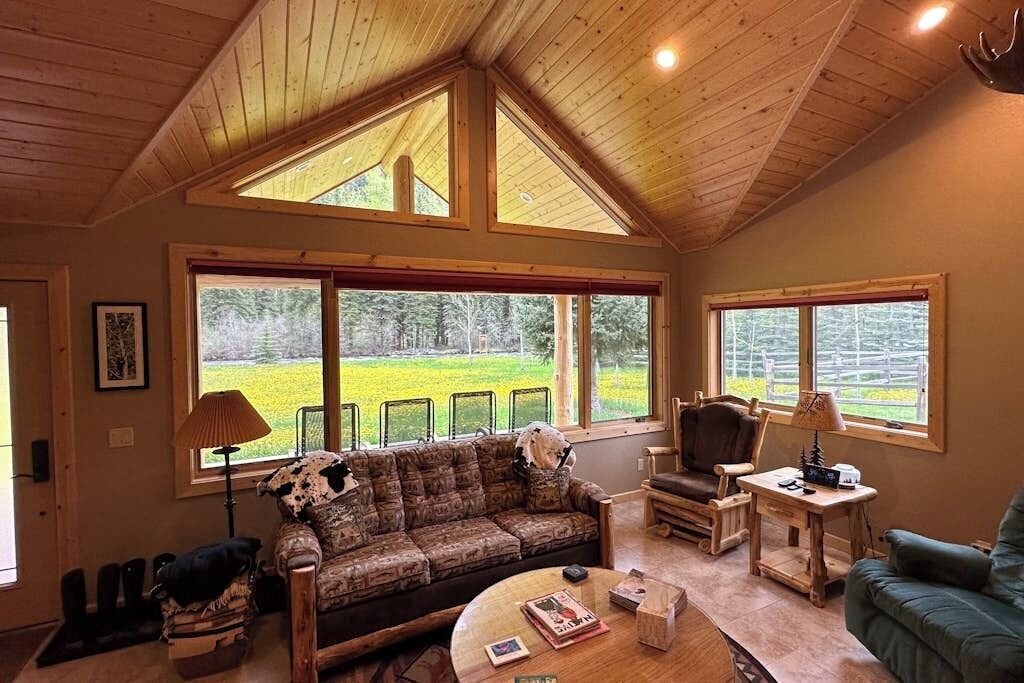 Photo of Livingroom in South Fork