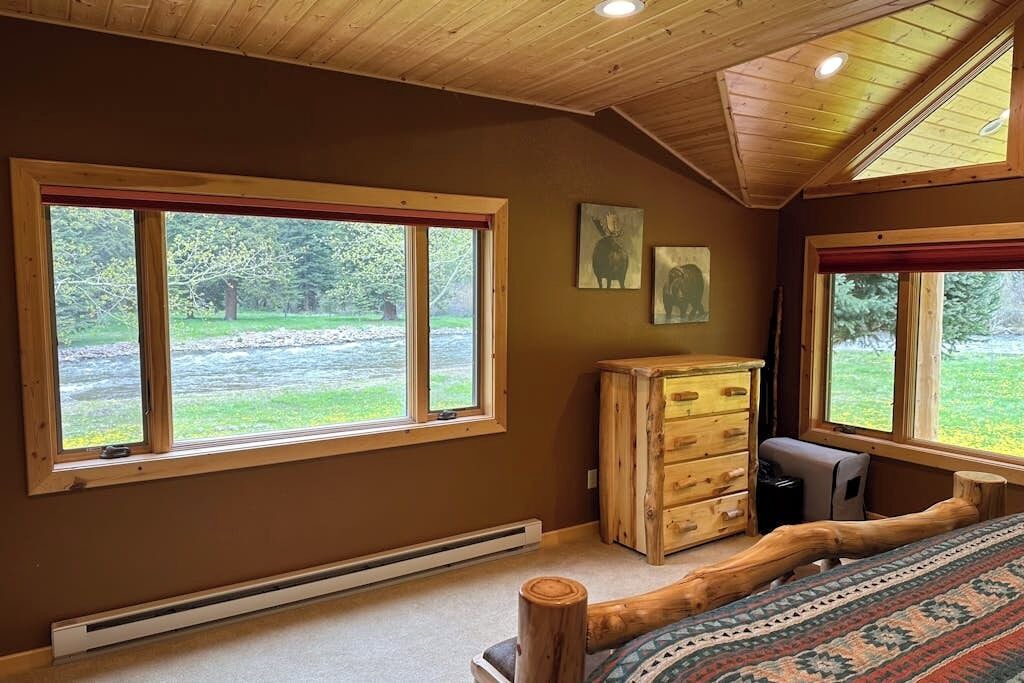 Photo of Bedroom in South Fork