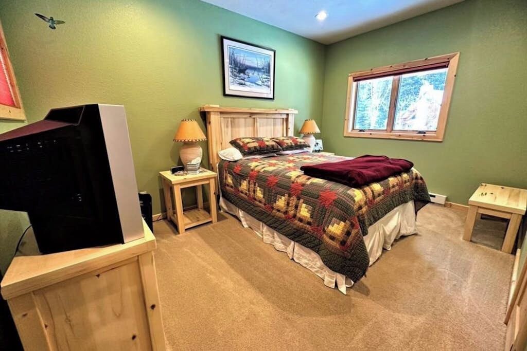 Photo of Bedroom in South Fork