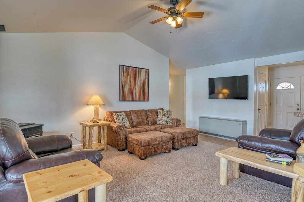 Photo of Livingroom in Alpine Village