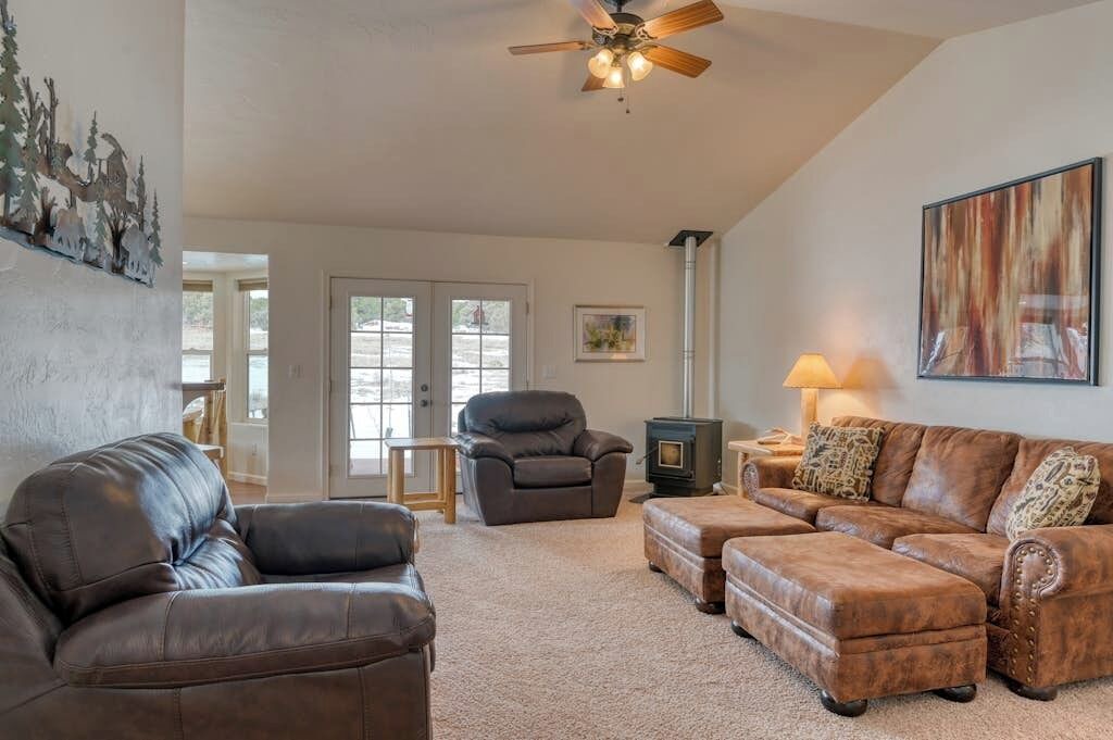 Photo of Livingroom in Alpine Village