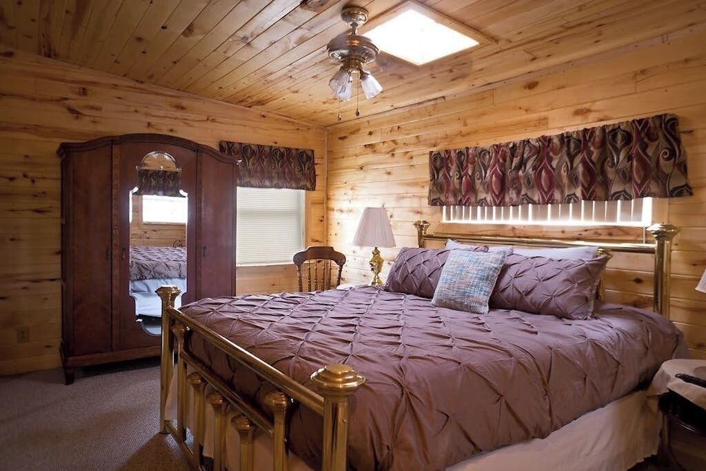 Photo of Bedroom in Alpine Village
