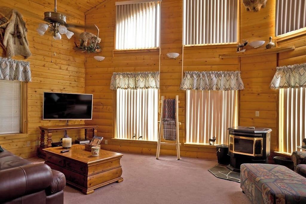 Photo of Livingroom in Alpine Village
