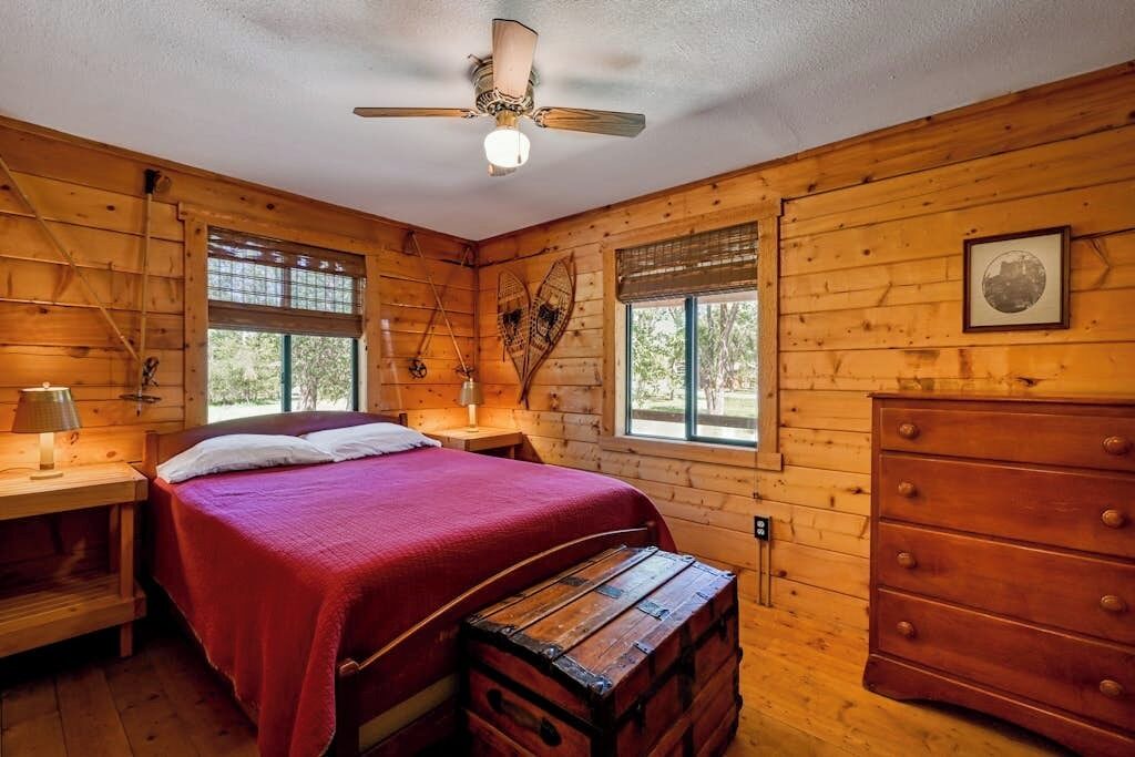 Photo of Bedroom in South Fork