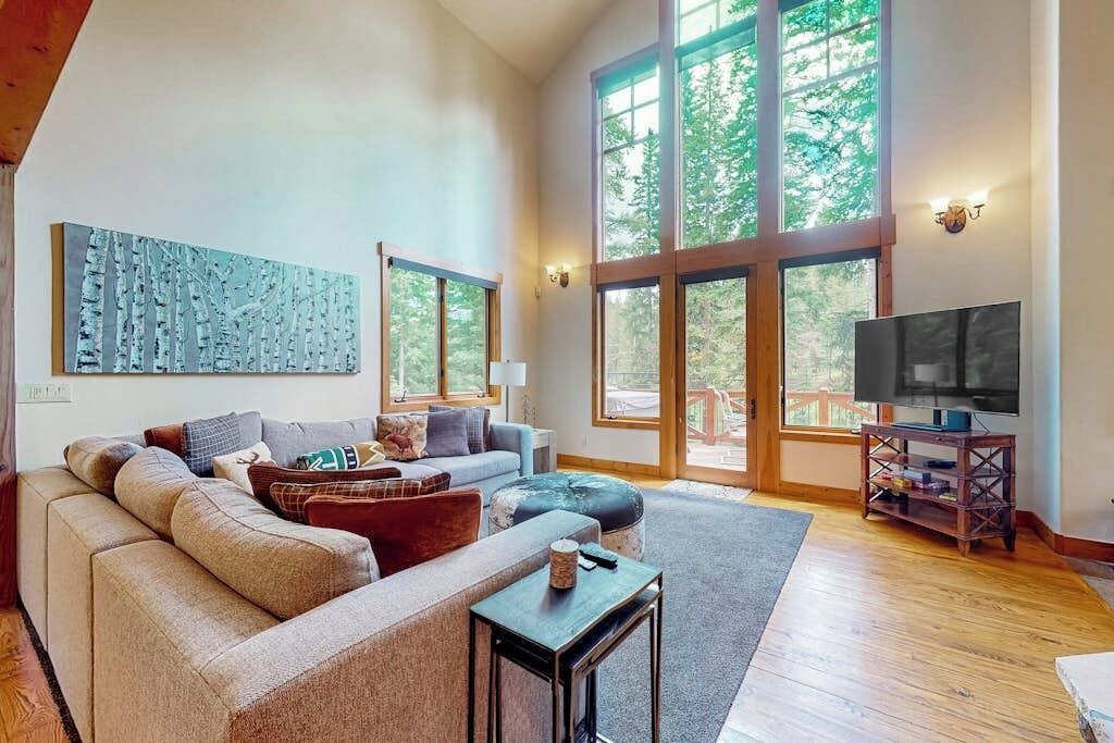 Photo of Livingroom in Crown