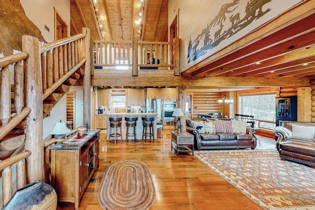 Photo of Livingroom in Warm Springs