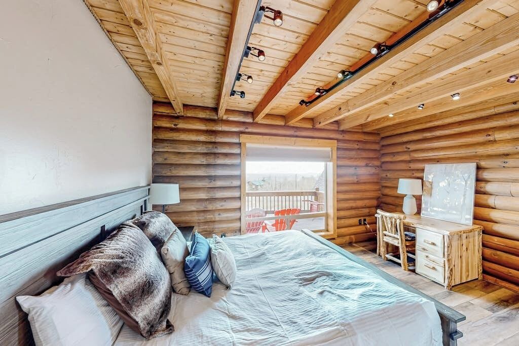 Photo of Bedroom in Warm Springs